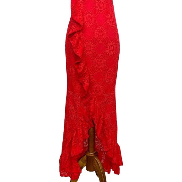 Gorgeous Strapless Red Lace Floor Length Trumpet Gown - Picture 8 of 16